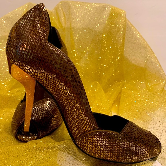 BCBGMaxAzria NOLDY Leather Peep Toe Gold Heel Shoes
